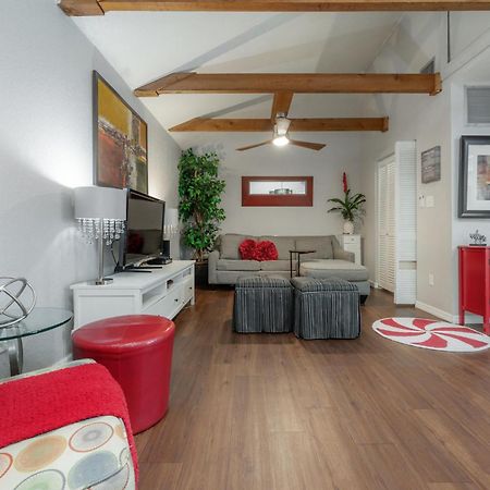 Hidden Couples Loft Retreat In Heights Foodie District Тампа Екстериор снимка