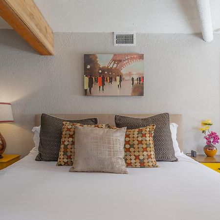 Hidden Couples Loft Retreat In Heights Foodie District Тампа Екстериор снимка