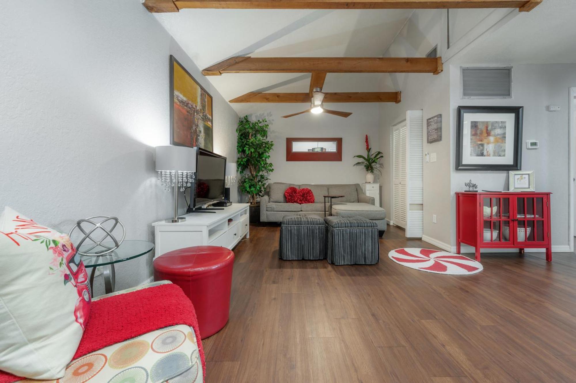 Hidden Couples Loft Retreat In Heights Foodie District Тампа Екстериор снимка