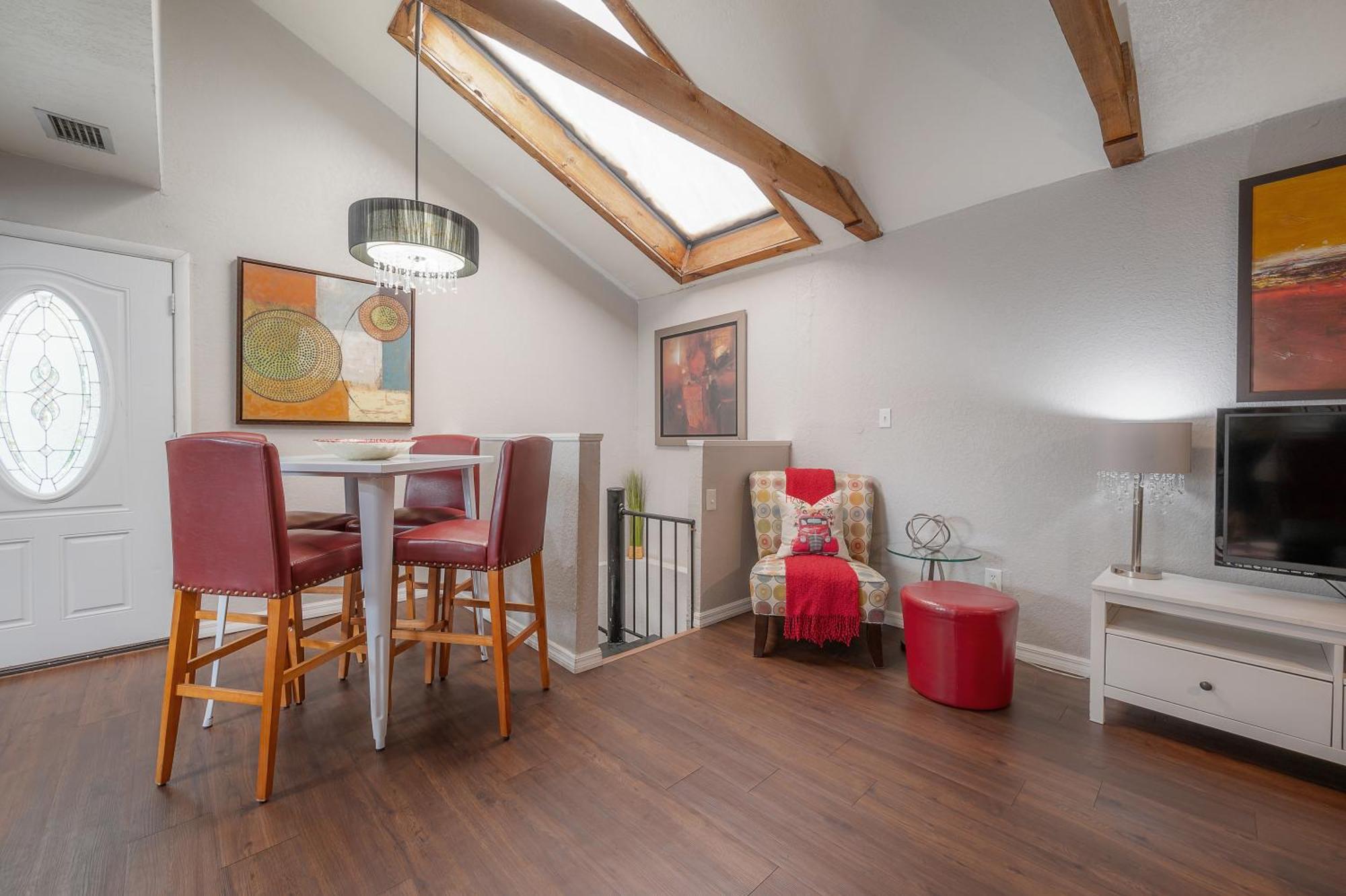 Hidden Couples Loft Retreat In Heights Foodie District Тампа Екстериор снимка