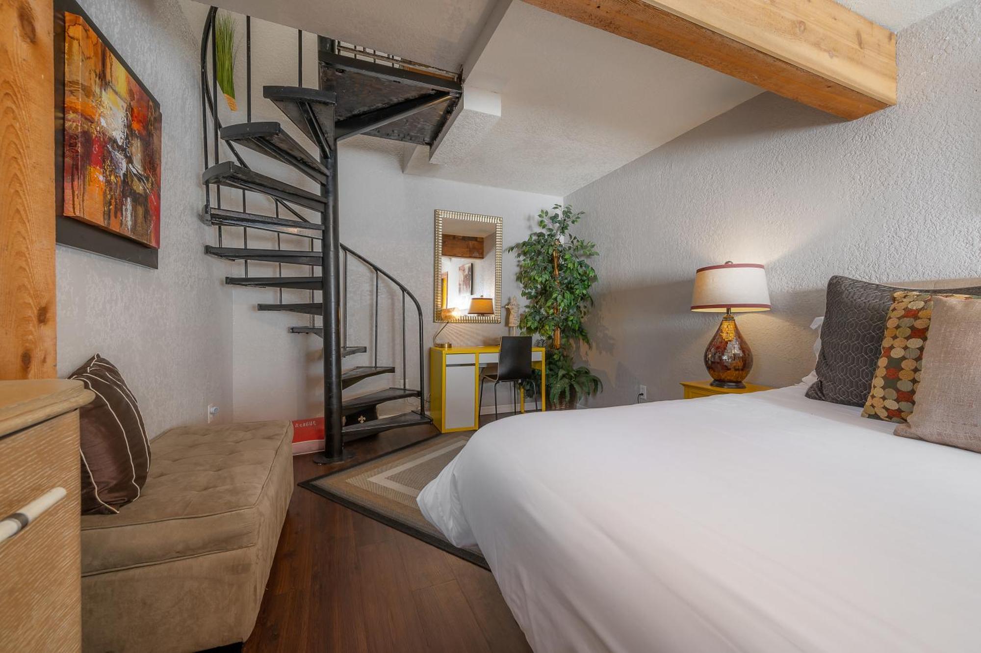 Hidden Couples Loft Retreat In Heights Foodie District Тампа Екстериор снимка