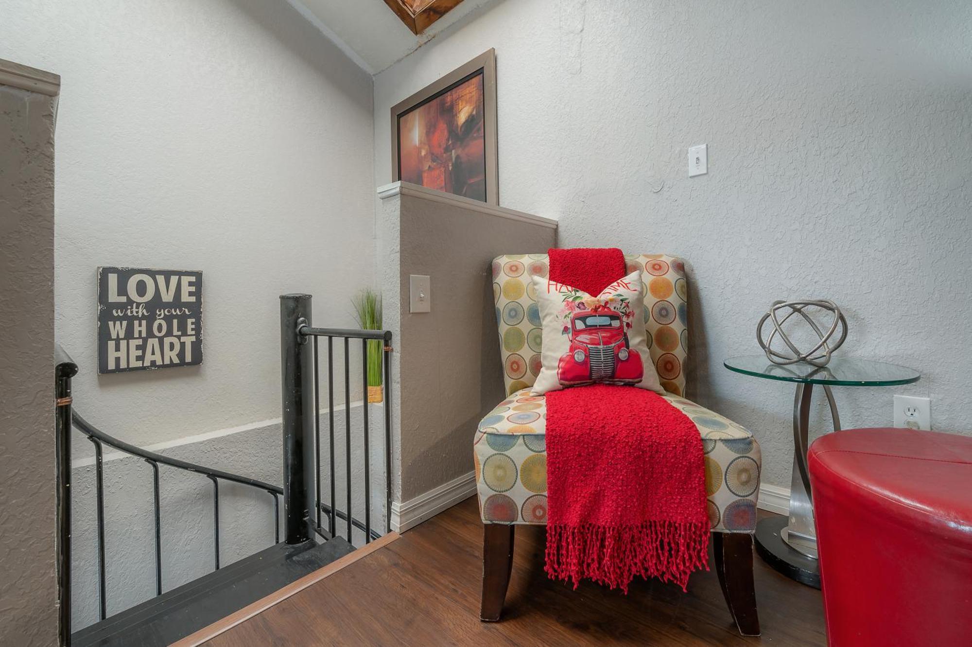 Hidden Couples Loft Retreat In Heights Foodie District Тампа Екстериор снимка
